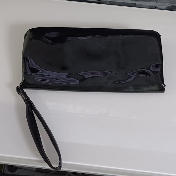 STUART Weitzman patent leather wristlet clutch - Picture 7 of 11